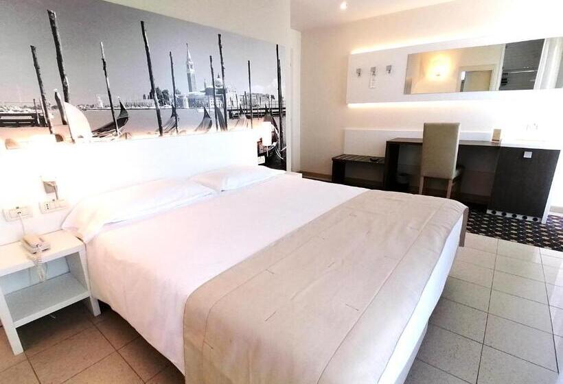 Comfort room with balcony, Palace Hotel Regina