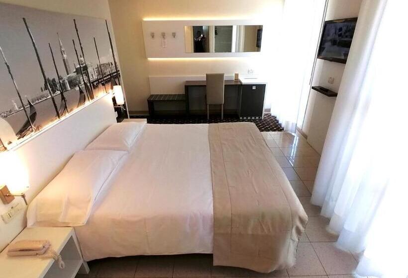 Comfort room with balcony, Palace Hotel Regina