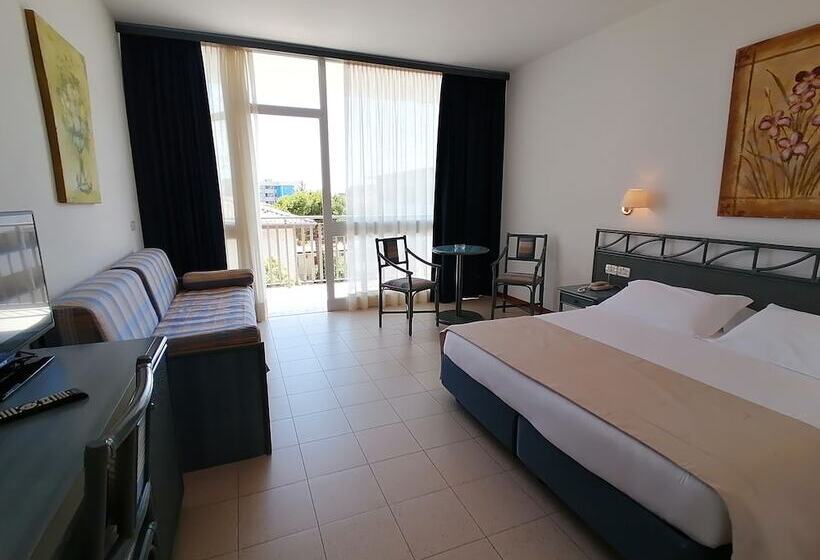 스탠다드 트리플 룸, Palace Hotel Regina