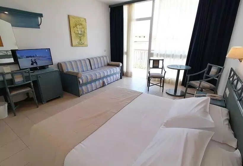 اتاق استاندارد سه نفره, Palace Hotel Regina