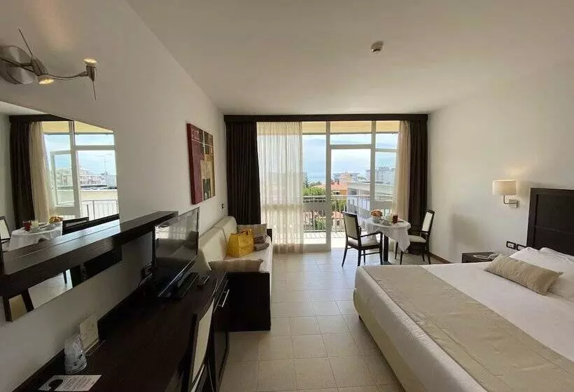 اتاق استاندارد سه نفره, Palace Hotel Regina