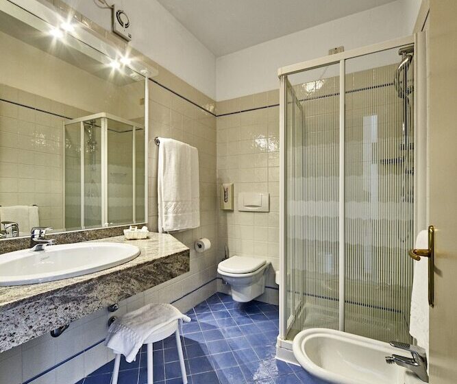 스탠다드 트리플 룸, Palace Hotel Regina