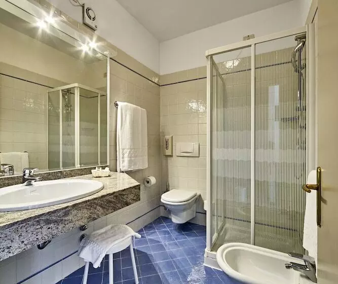 اتاق استاندارد سه نفره, Palace Hotel Regina