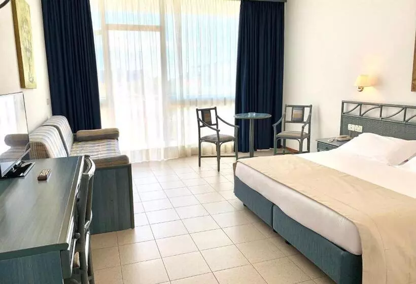 اتاق استاندارد چهار تخته, Palace Hotel Regina
