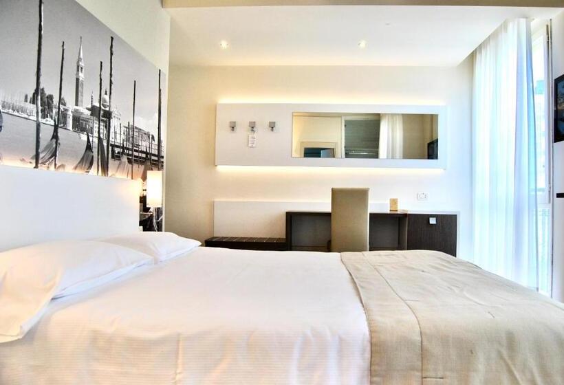 Comfort room with balcony, Palace Hotel Regina