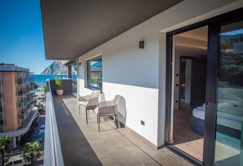 Suite with lake view, Villa Enrica