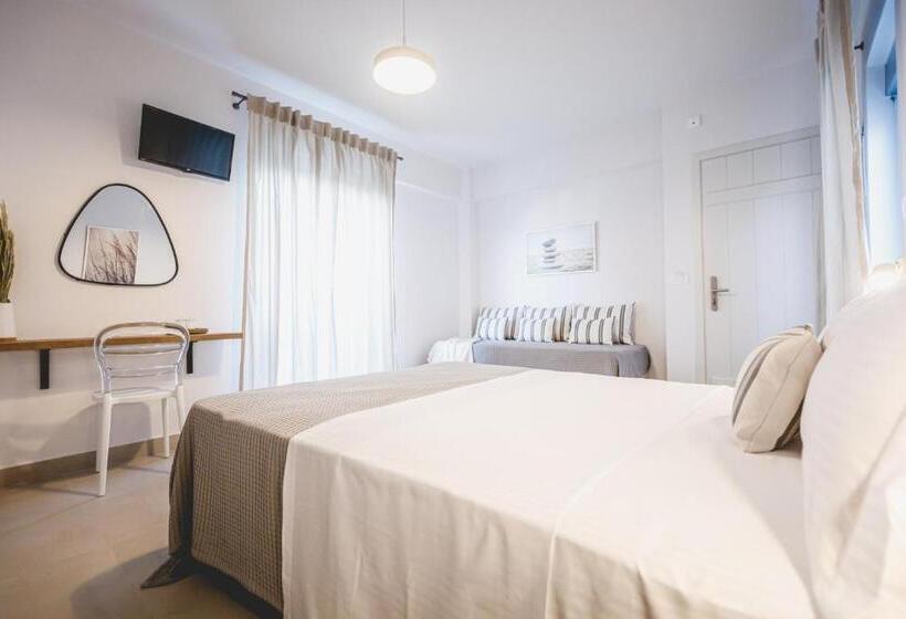 Трехместный Номер Deluxe, Votsalo Tolo