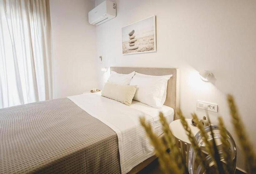 Family Suite, Votsalo Tolo