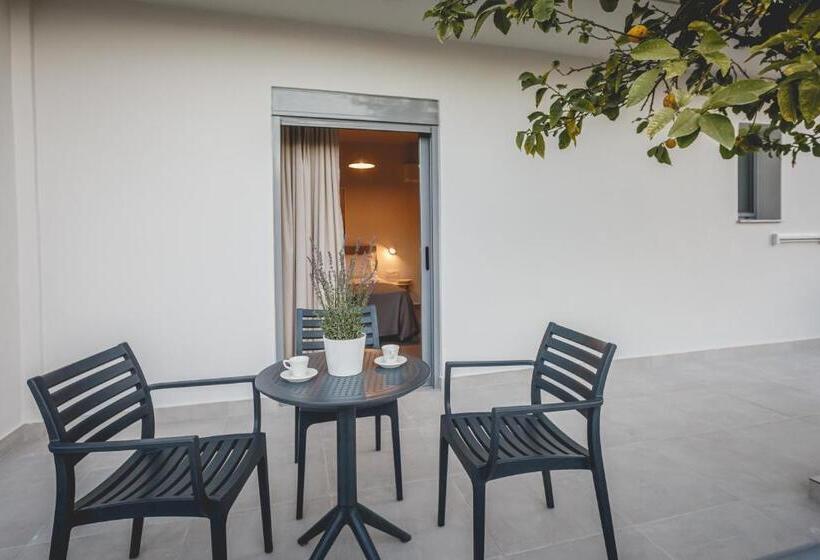 Трехместный Номер Комфорт, Votsalo Tolo