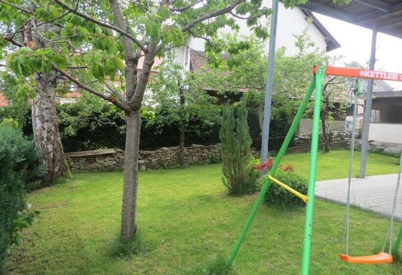 침실 2개 아파트, Pension Kramer