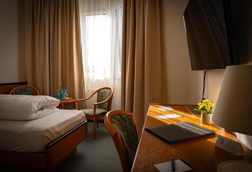 Номер Стандарт, E&d Hotel Rodgau