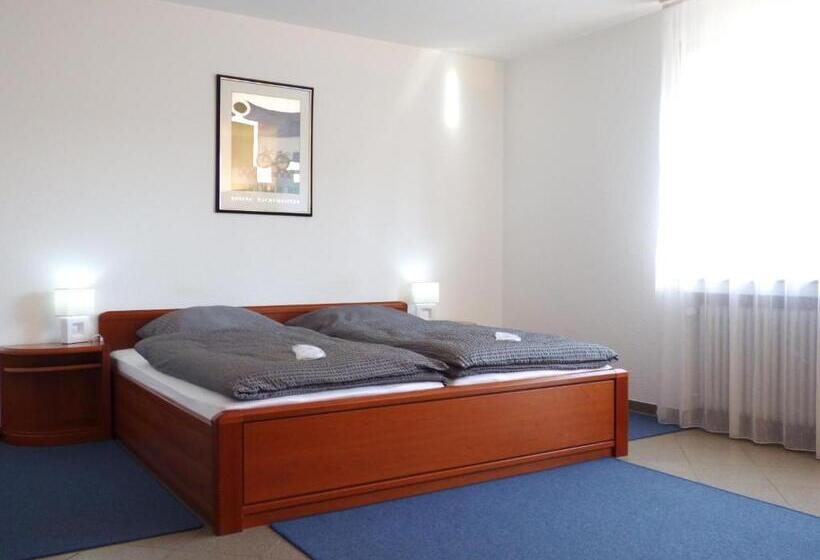 غرفة كلاسيكية, Alt Buttgen