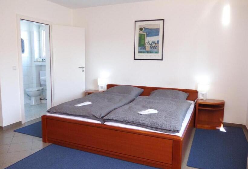 غرفة كلاسيكية, Alt Buttgen