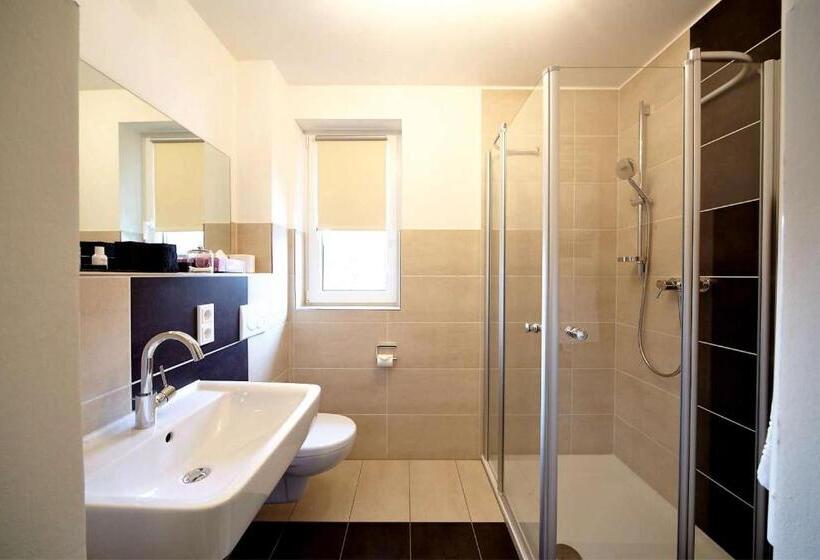 스탠다드 룸, Christiana S Wein & Art