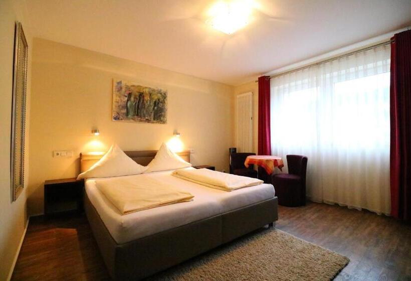 스탠다드 룸, Christiana S Wein & Art