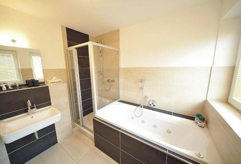 플러스 스탠다드 룸, Christiana S Wein & Art