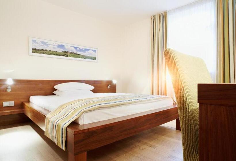 コンフォートルーム, Das Spritzenhaus