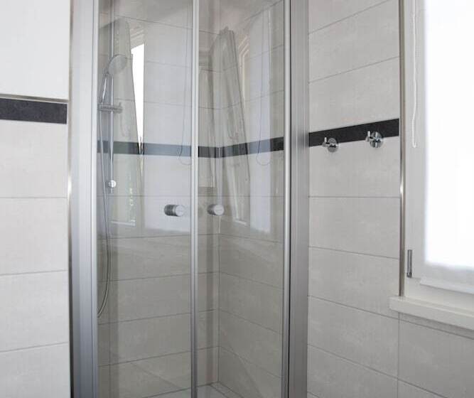 豪华湖景房, & Gastehaus Seehof