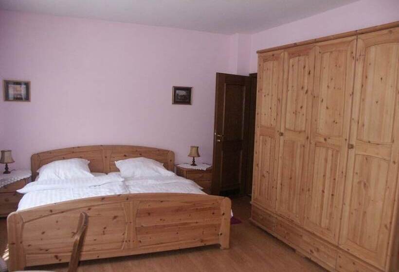 经济房, Im Burghof