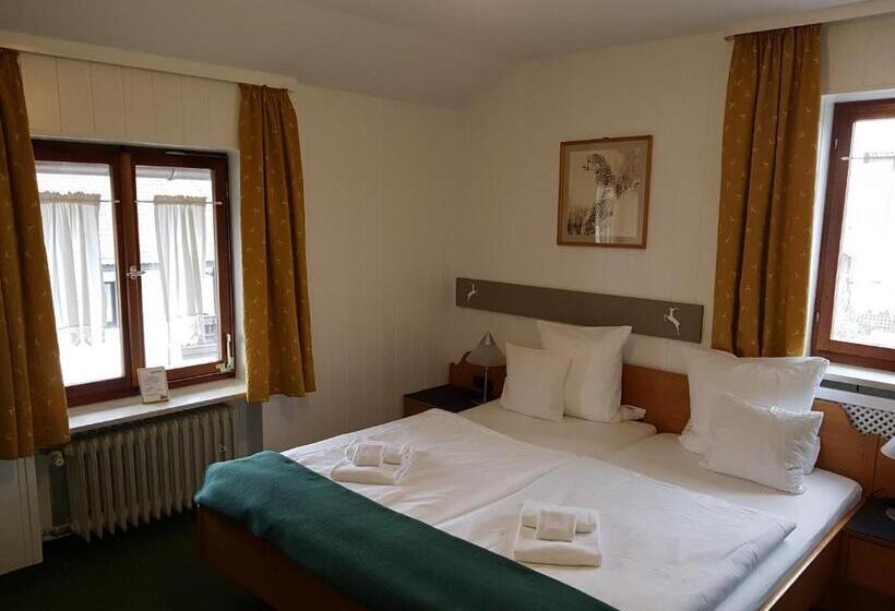 スタンダードスタジオ, Jagerhof Garni