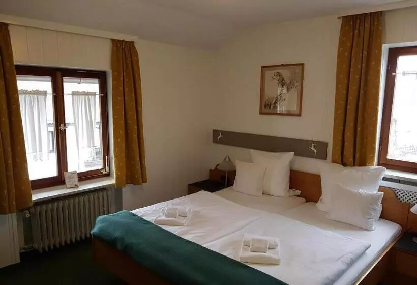 استودیوی استاندارد, Jagerhof Garni
