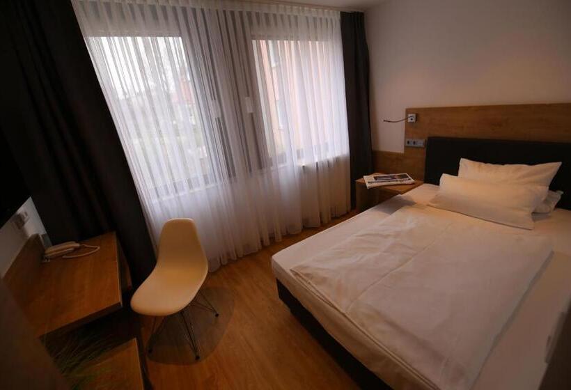 클래식 싱글 룸, Knorz