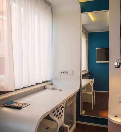 스탠다드 싱글 룸, Knorz