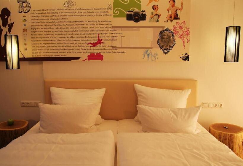 스탠다드 트리플 룸 가든 전망, Knorz