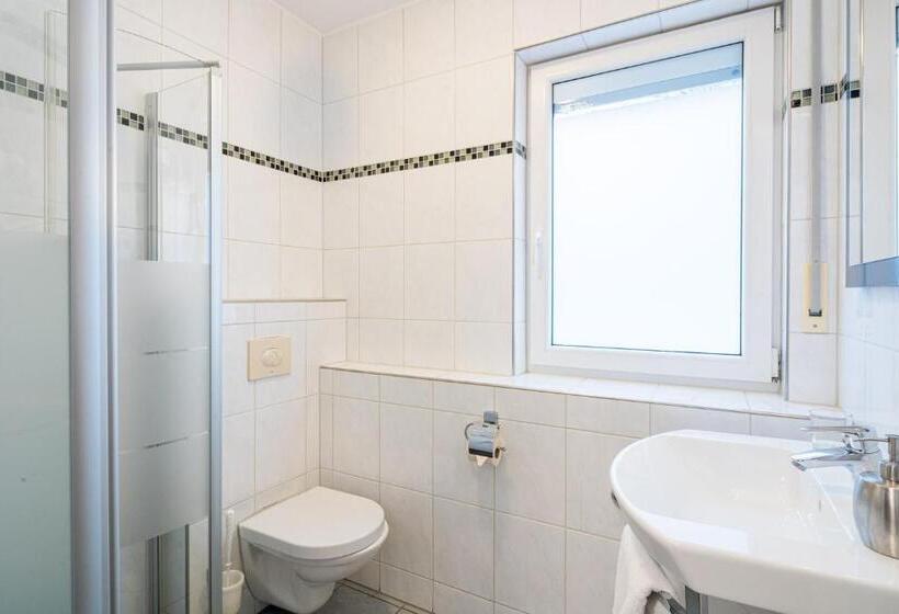 가든 전망 싱글룸, Knorz