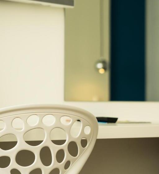 스탠다드 트리플 룸, Knorz