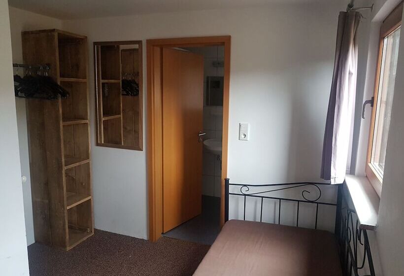 컴포트 트리플 룸, Landgasthof Nesselbach