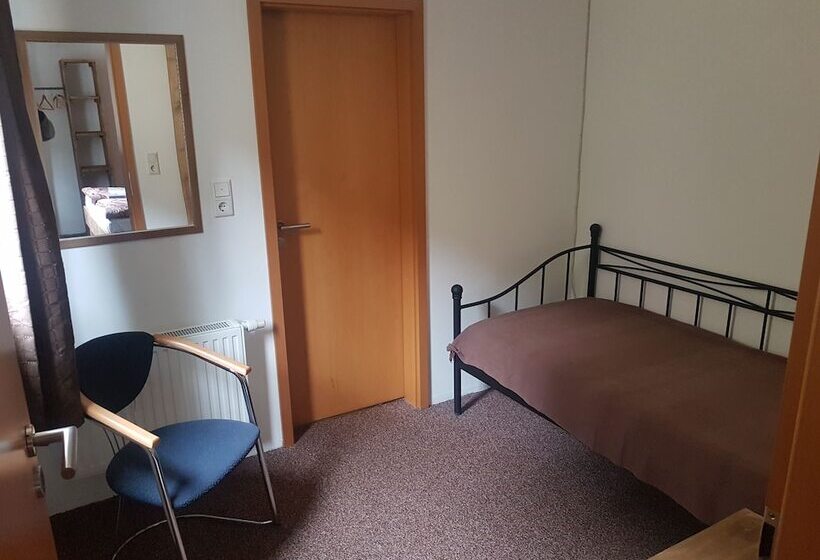 스탠다드 트리플 룸, Landgasthof Nesselbach