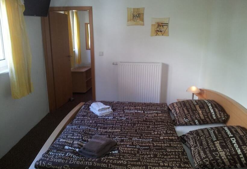 스탠다드 트리플 룸, Landgasthof Nesselbach