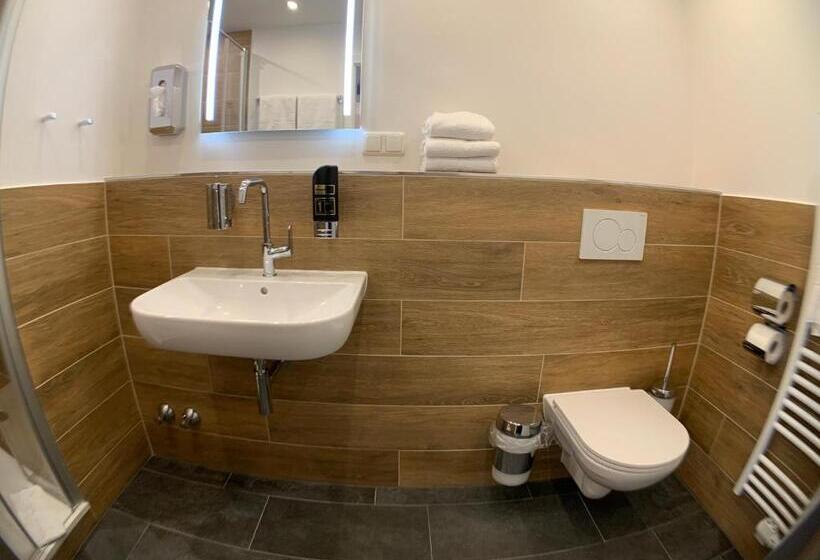 标准三人间, Marias Inn Bed & Breakfast