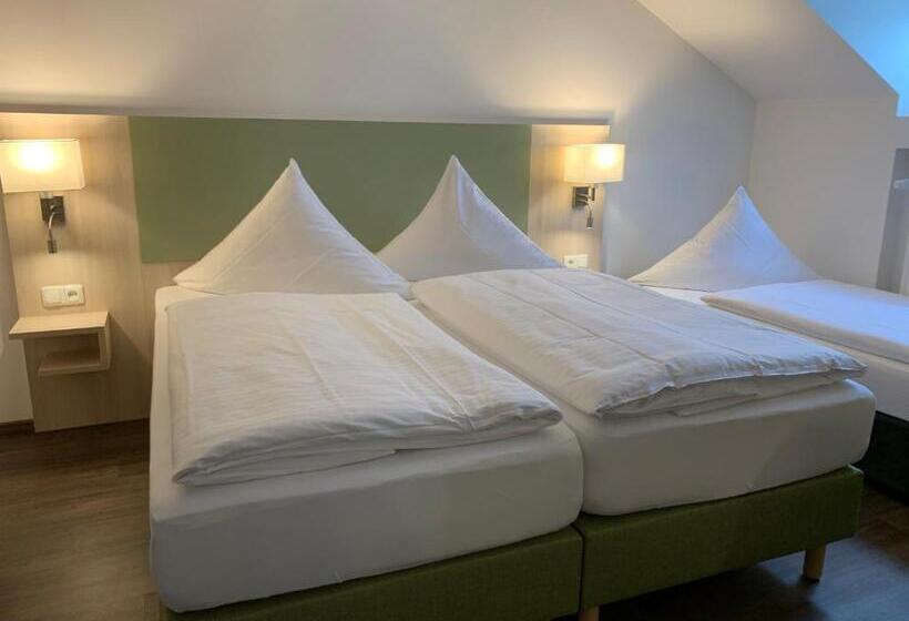 标准三人间, Marias Inn Bed & Breakfast