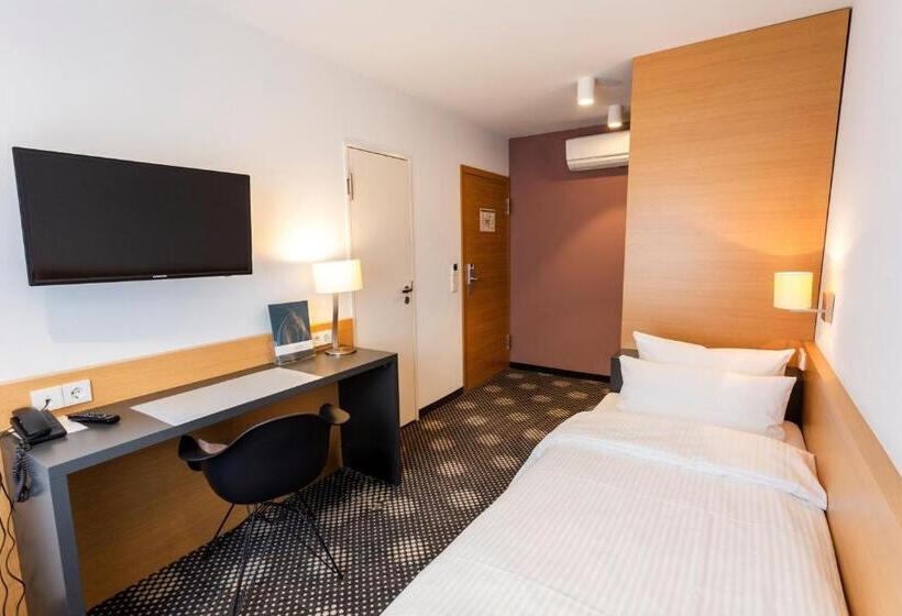 Quarto Estandar Individual, Otterbach