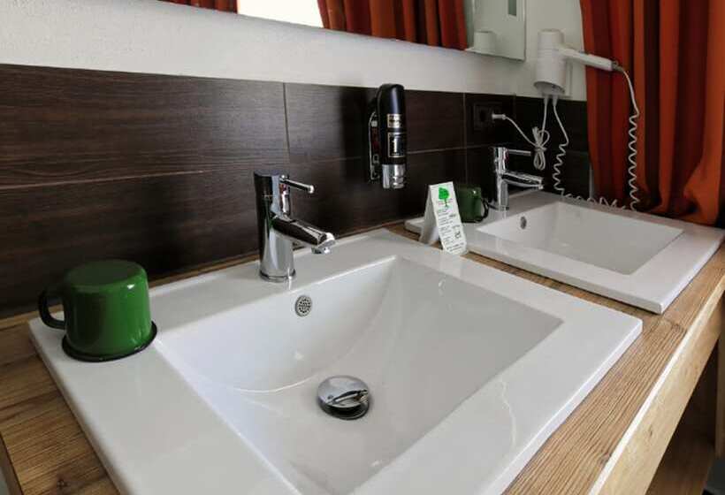 4인용 스탠다드 룸, Schwarzenberg