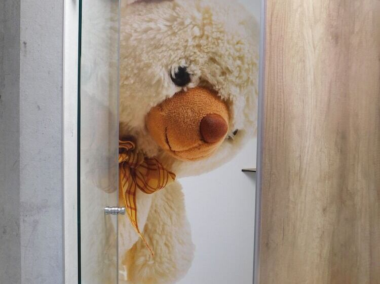 غرفة أساسية فردية, Teddybären