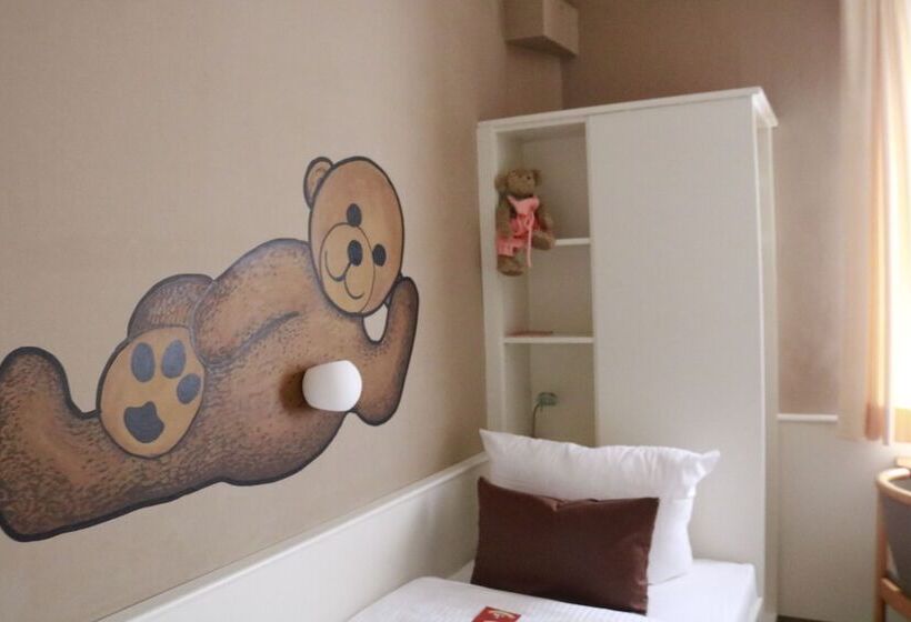 غرفة أساسية فردية, Teddybären