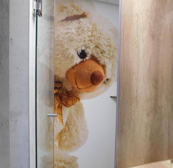 غرفة أساسية, Teddybären