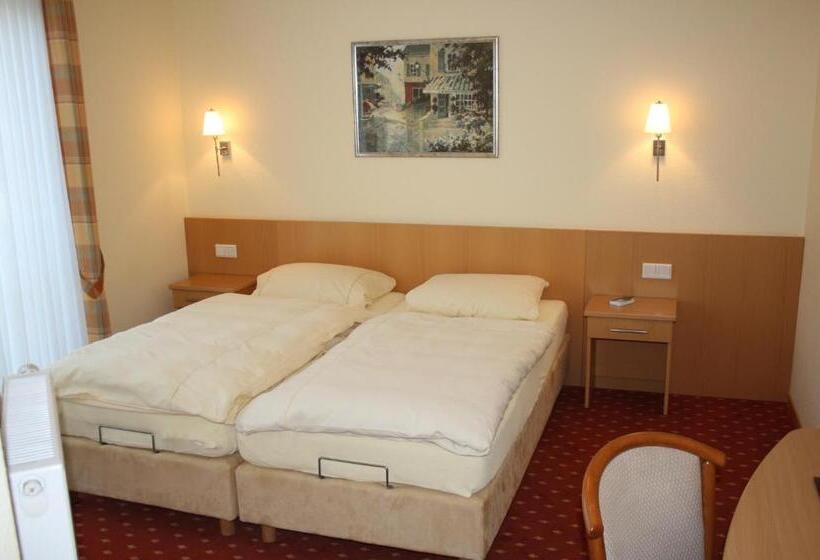 스탠다드 룸, Zur Waage