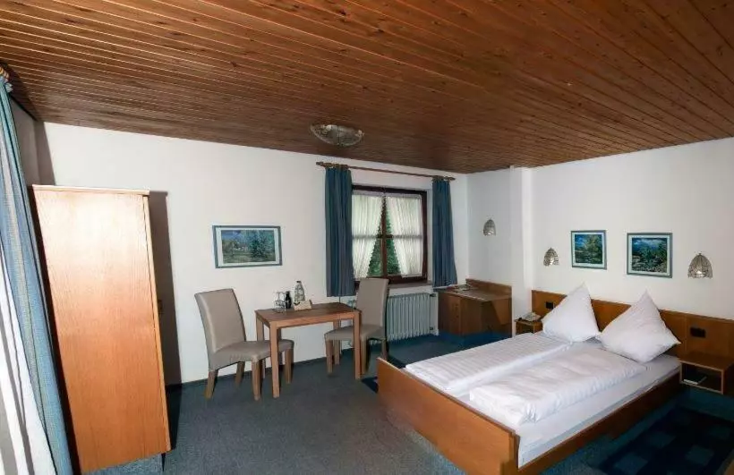اتاق استاندارد یک نفره, Landhotel Zum Raben