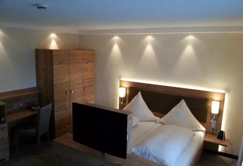バルコニー付きスーペリアルーム, Wellness Hotel Talblick