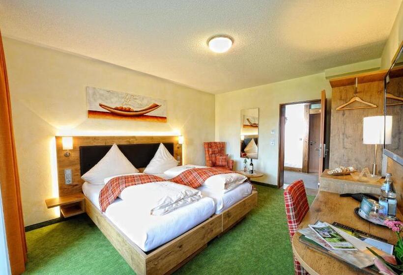 غرفة سوبيريور مزودة بشرفة, Wellness Hotel Talblick