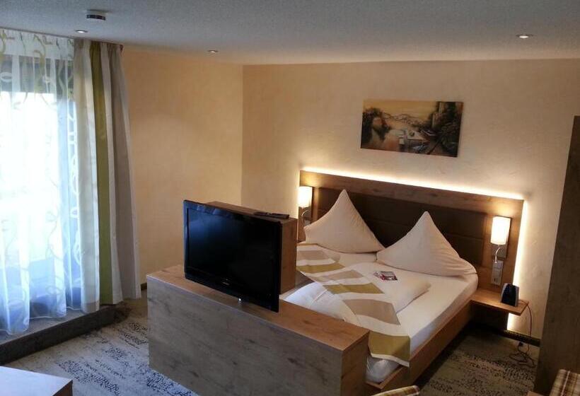 غرفة سوبيريور مزودة بشرفة, Wellness Hotel Talblick