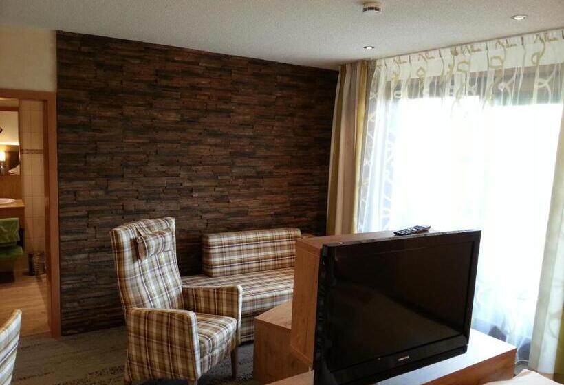 غرفة سوبيريور مزودة بشرفة, Wellness Hotel Talblick