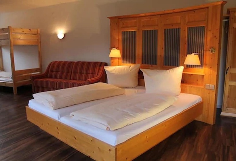 スタンダード４人部屋, Action Forest Hotel   Kletterwald   Lasertag   Nähe Badeparadies