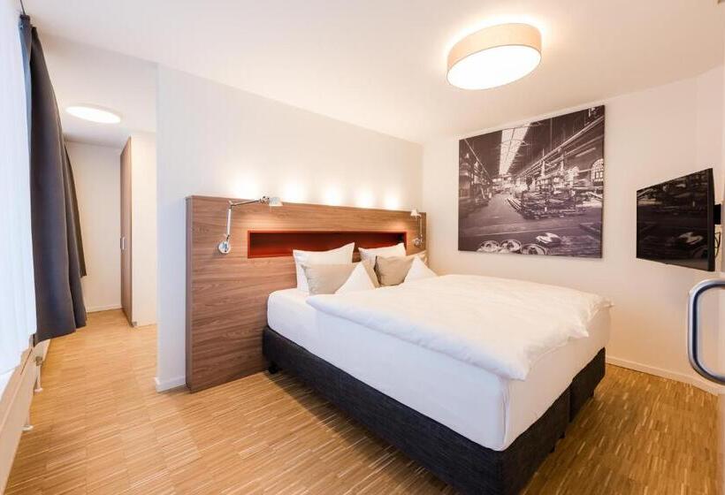 Номер Deluxe, Alte Werft