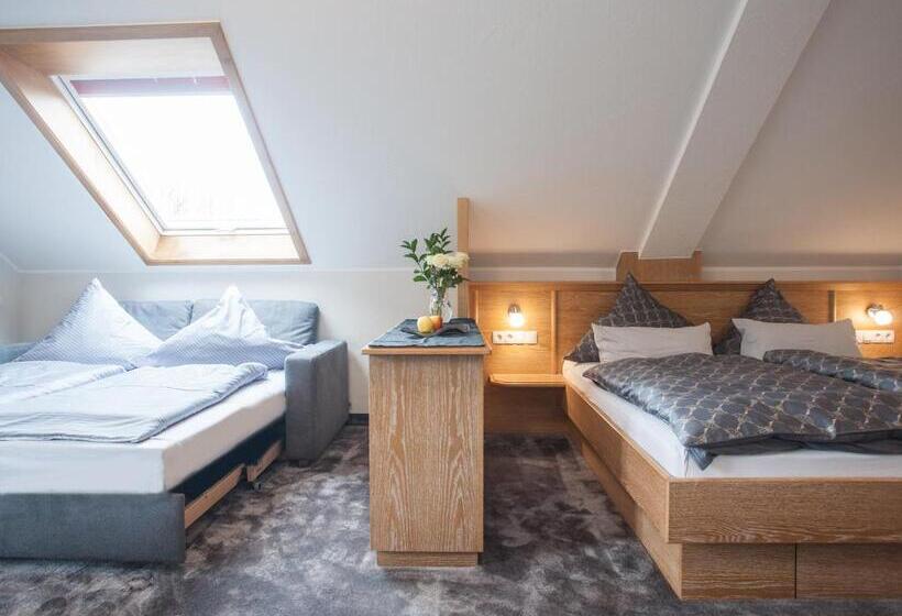 舒适三人间, Forsthaus