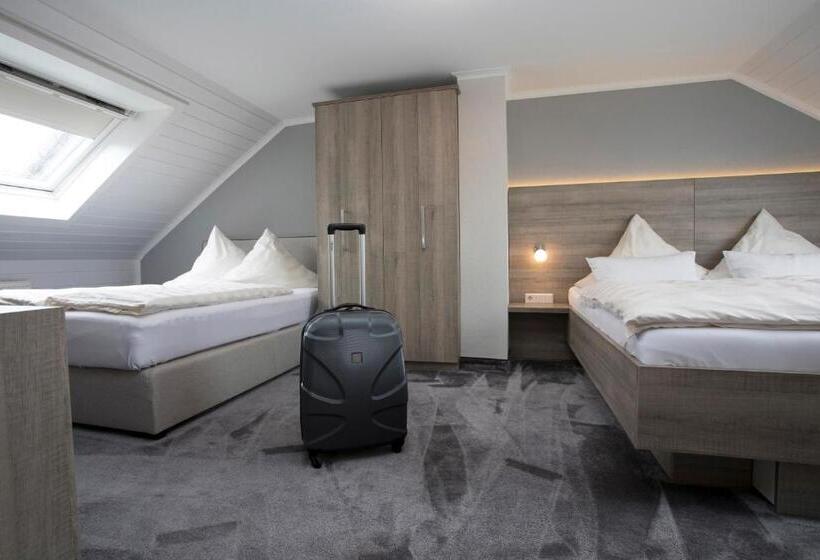 舒适三人间, Forsthaus